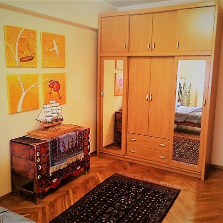 Spacious Apartment In Central Touristic Location Tashkent Exterior photo